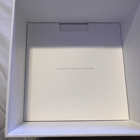 Apple - Picture 7 of 8